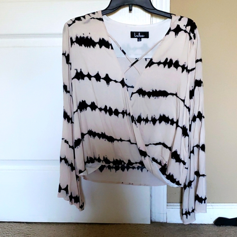 Lulu's Strappy Neck Top NWT Size Sm
